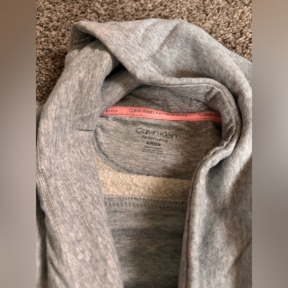 Sweatshirt - Picture 6 of 11